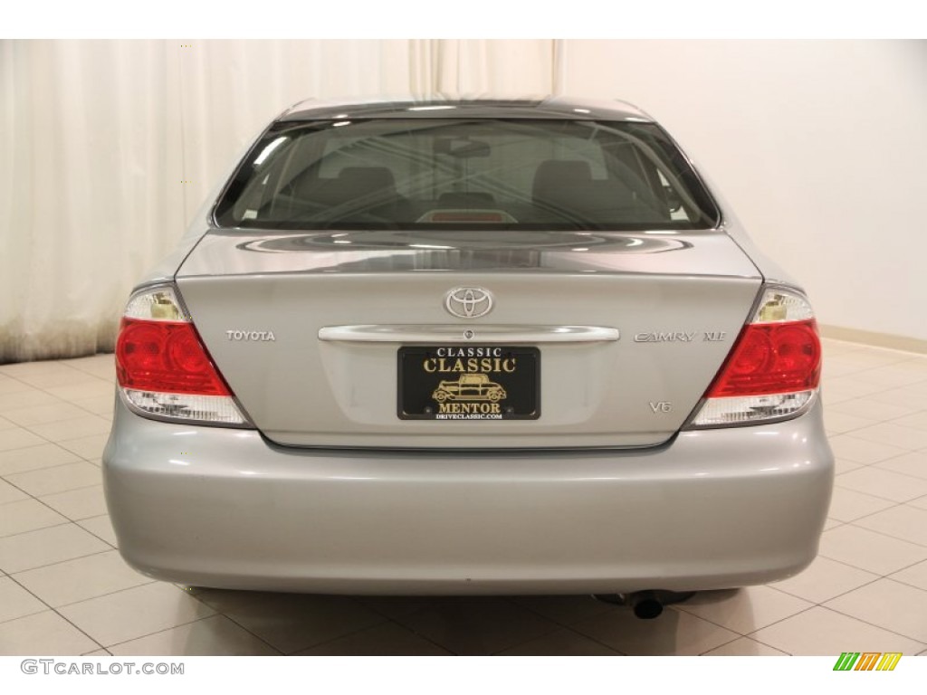 2005 Camry XLE V6 - Mineral Green Opalescent / Taupe photo #17