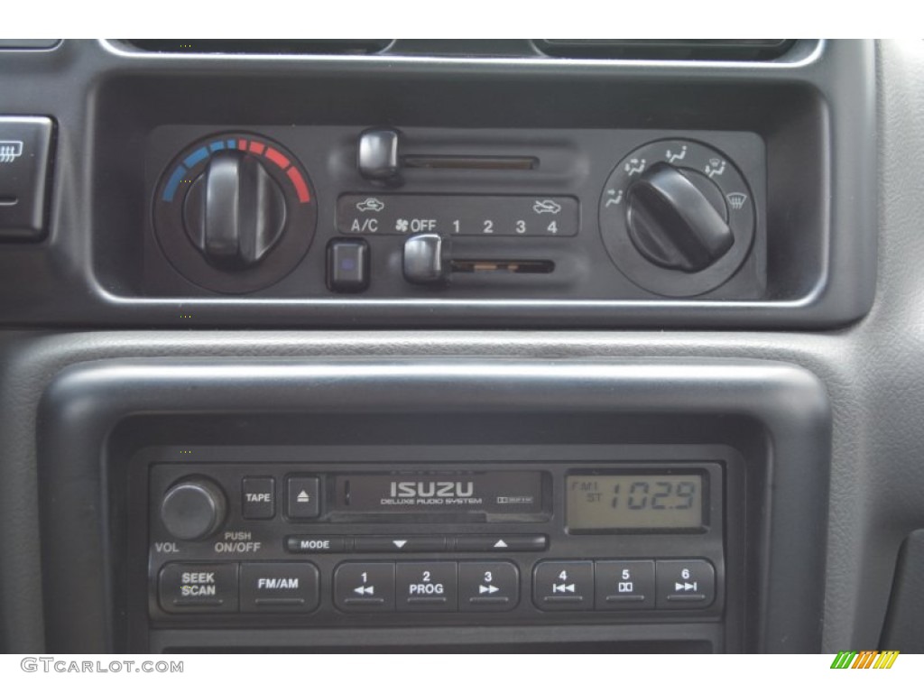 2000 Isuzu Rodeo LS Controls Photo #99140005