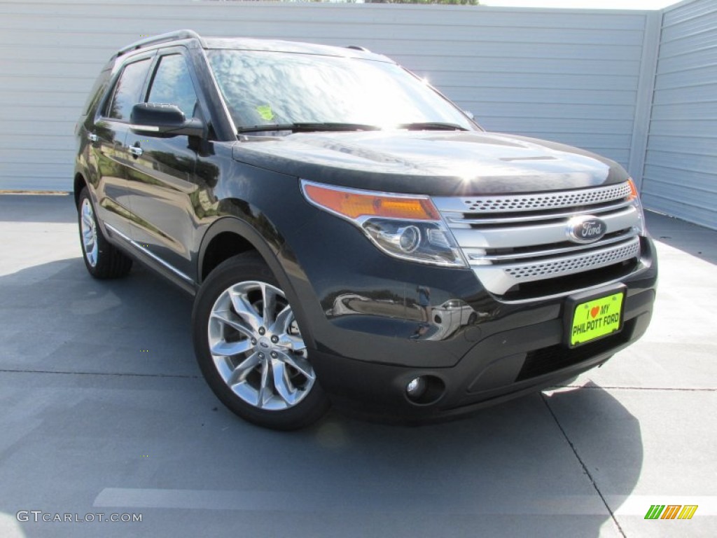 2015 Explorer XLT - Tuxedo Black / Charcoal Black photo #1