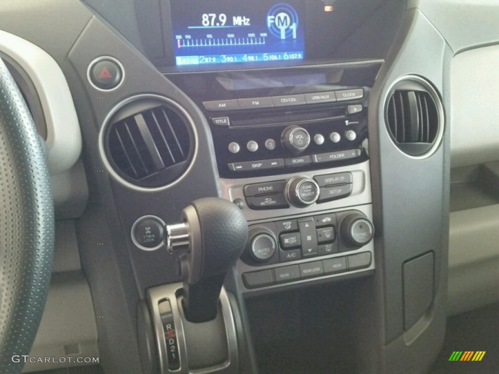 2015 Pilot LX 4WD - Alabaster Silver Metallic / Gray photo #5