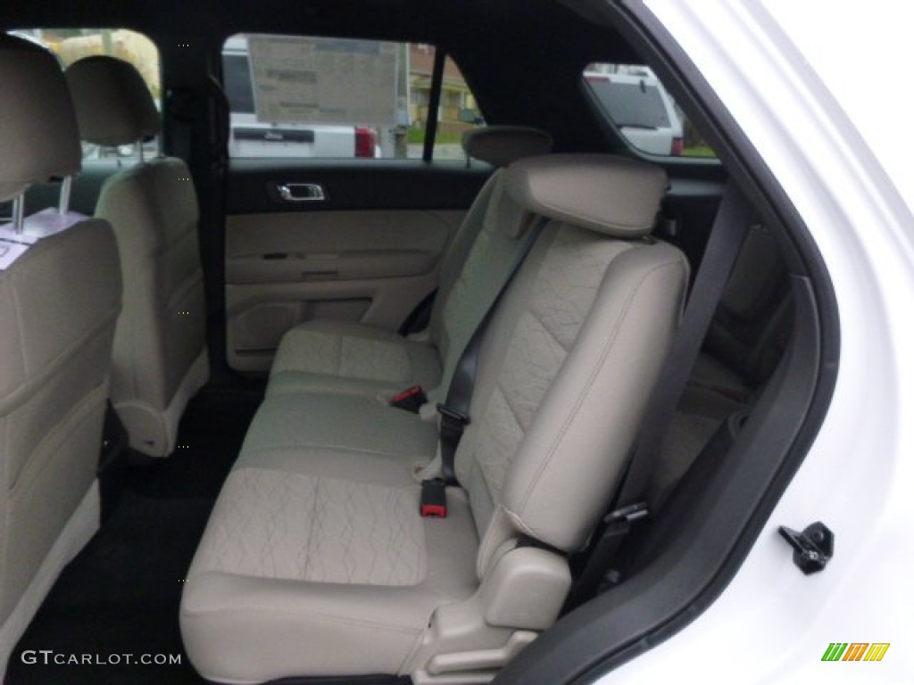 2015 Explorer 4WD - Oxford White / Medium Light Stone photo #11