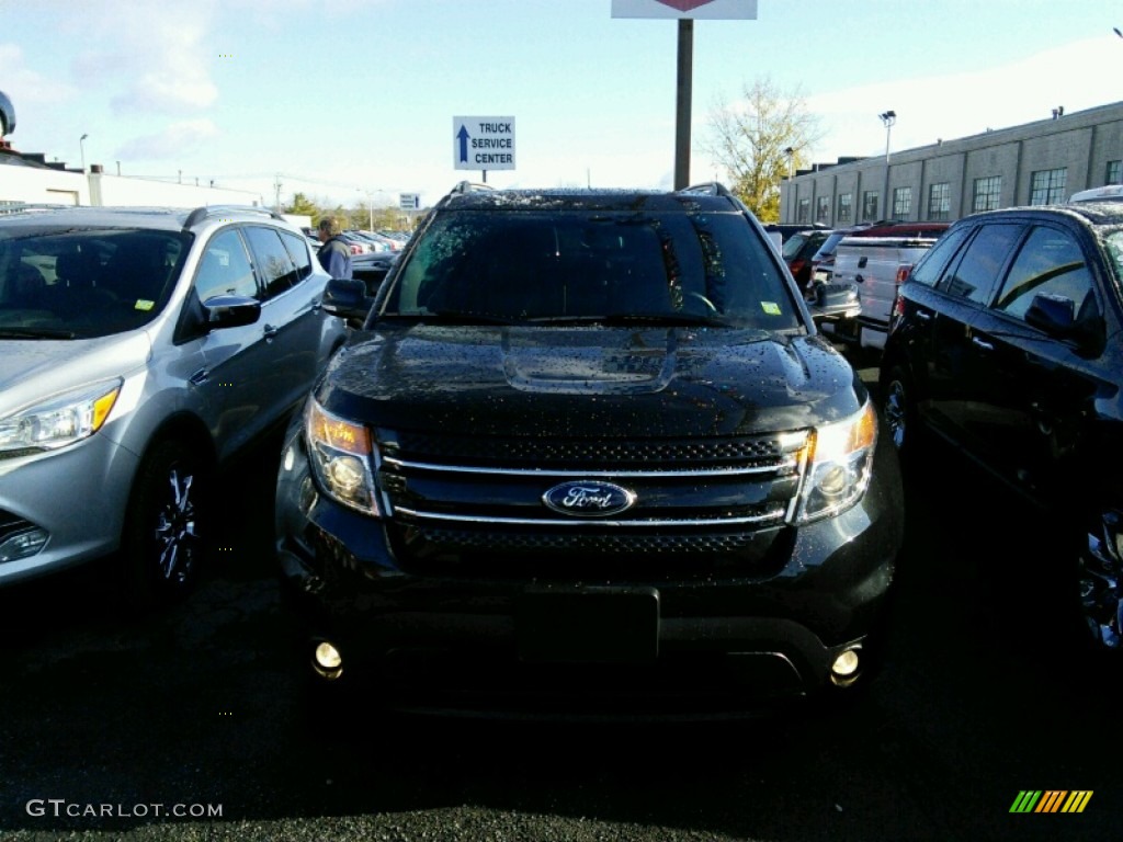 2014 Explorer Limited 4WD - Tuxedo Black / Charcoal Black photo #2