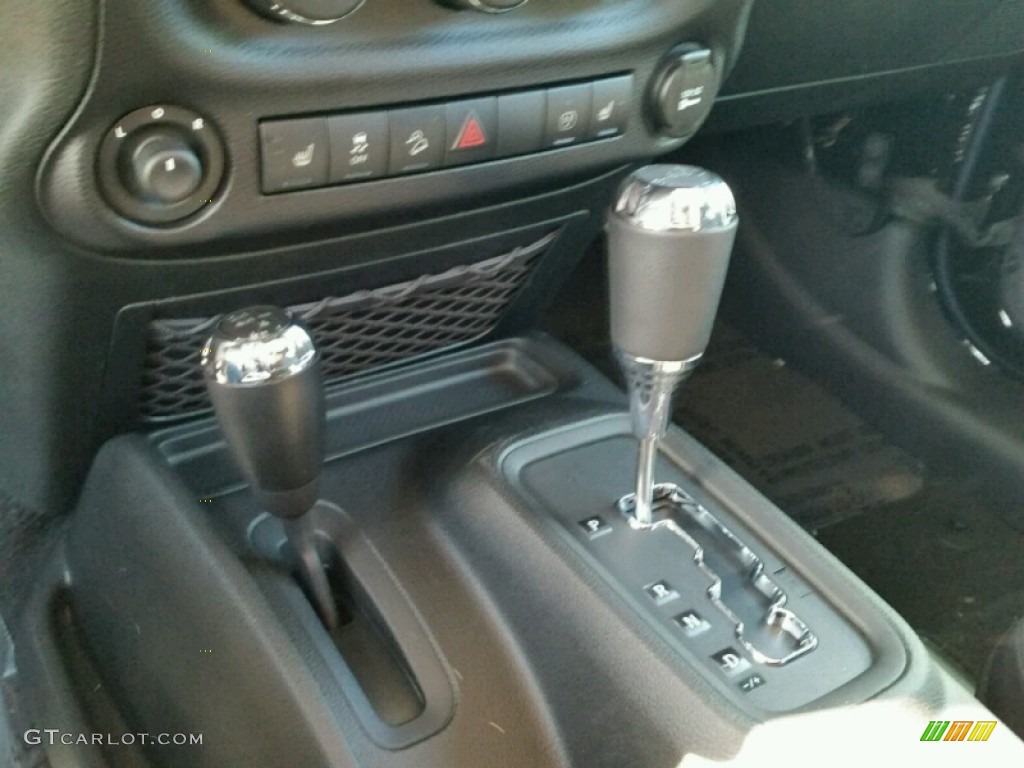 2015 Jeep Wrangler Unlimited Rubicon 4x4 5 Speed Automatic Transmission Photo #99152710