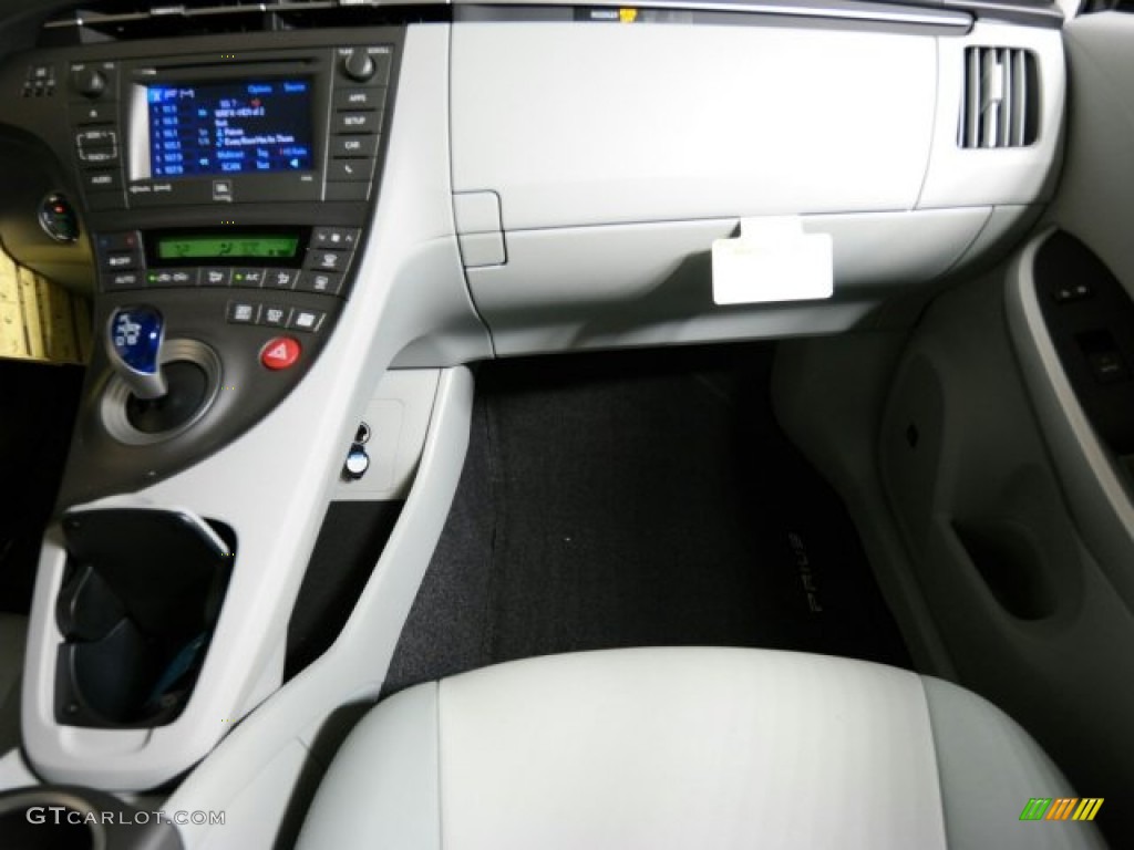 2015 Prius Four Hybrid - Nautical Blue Metallic / Misty Gray photo #11