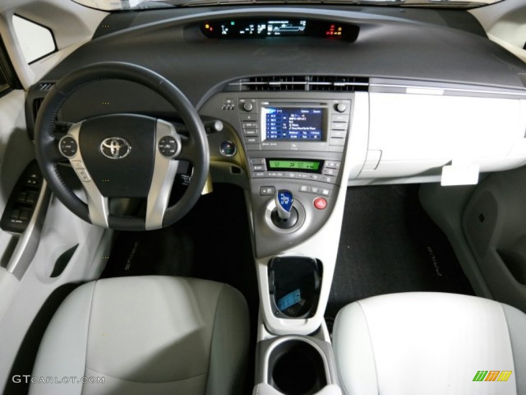 2015 Prius Four Hybrid - Nautical Blue Metallic / Misty Gray photo #12
