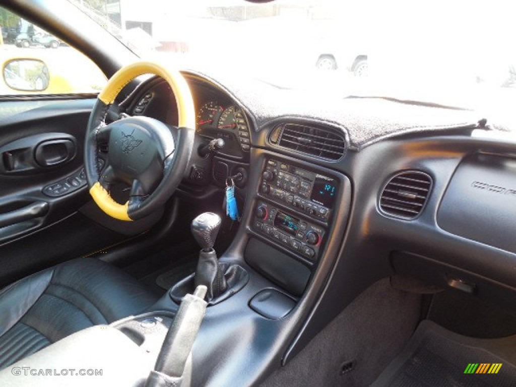 2002 Corvette Coupe - Millenium Yellow / Black photo #10