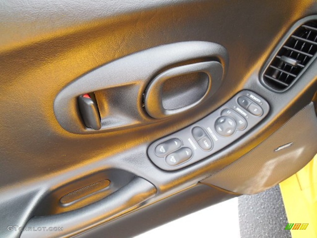 2002 Corvette Coupe - Millenium Yellow / Black photo #16