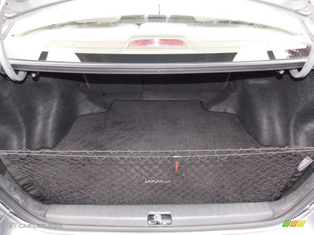 2004 Toyota Corolla LE Trunk Photo #99164806