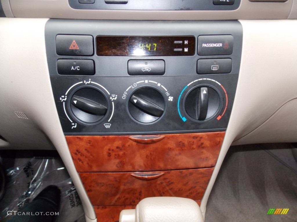 2004 Toyota Corolla LE Controls Photo #99164968