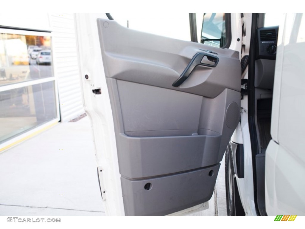 2008 Sprinter Van 2500 Cargo - Arctic White / Gray photo #16