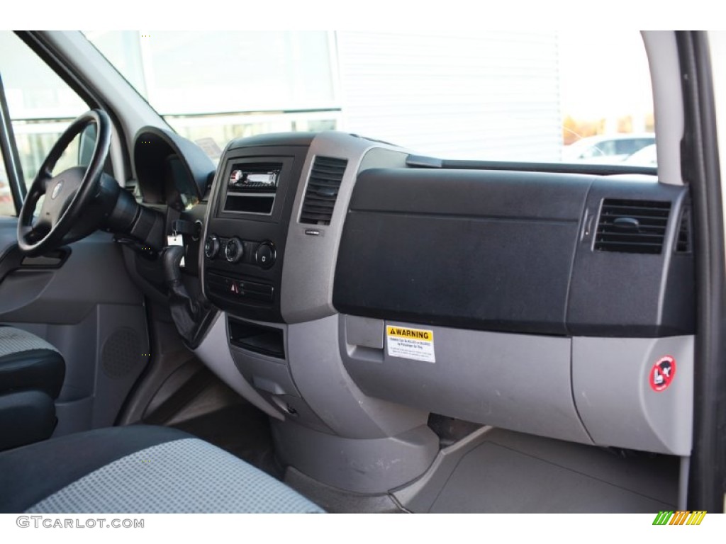 2008 Sprinter Van 2500 Cargo - Arctic White / Gray photo #18