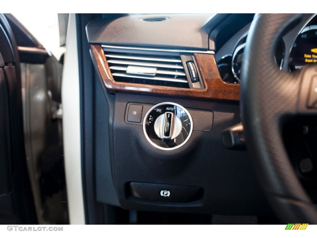 2013 E 350 4Matic Sedan - Pearl Beige Metallic / Almond/Black photo #23