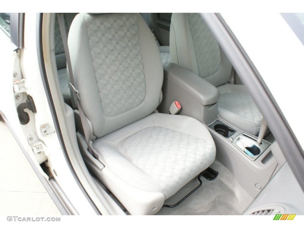 2005 Malibu Maxx LS Wagon - White / Neutral Beige photo #24