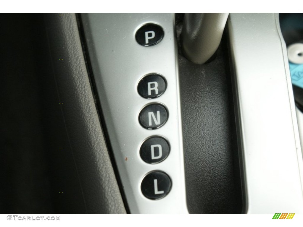2005 Malibu Maxx LS Wagon - White / Neutral Beige photo #33