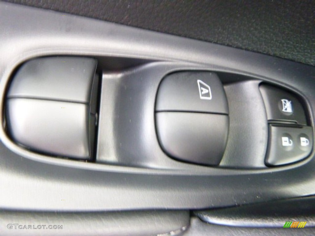 2015 Rogue SV AWD - Gun Metallic / Charcoal photo #14