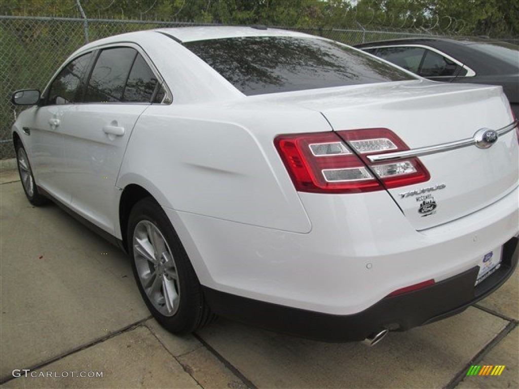 2015 Taurus SEL - Oxford White / Dune photo #4