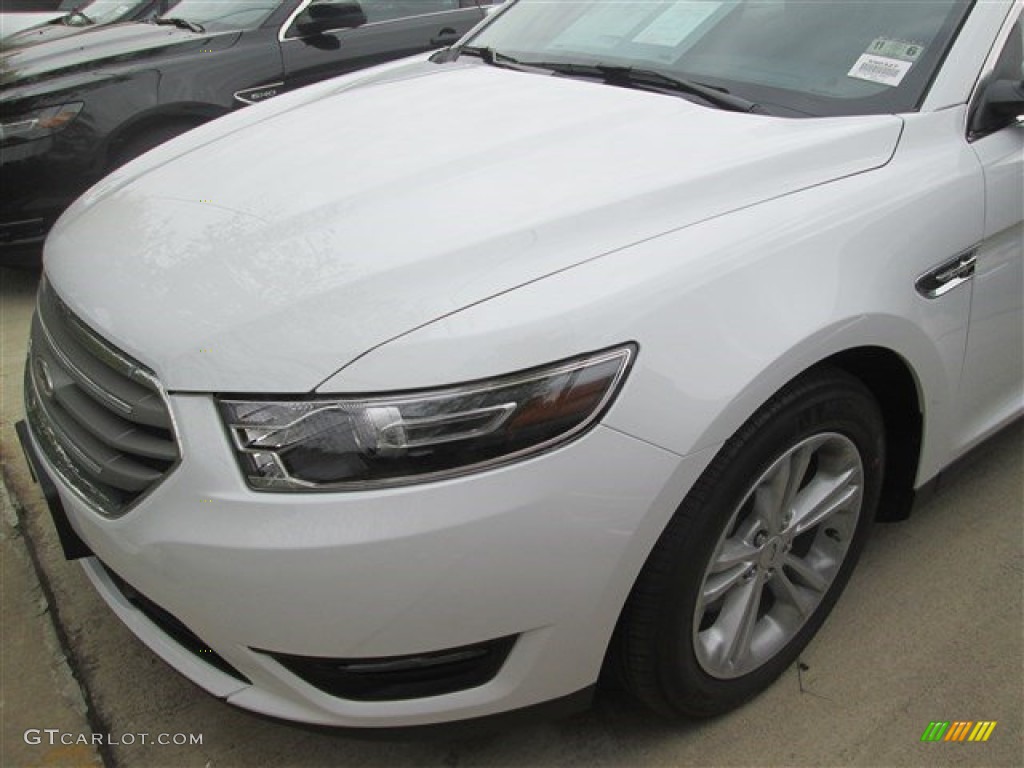 2015 Taurus SEL - Oxford White / Dune photo #6
