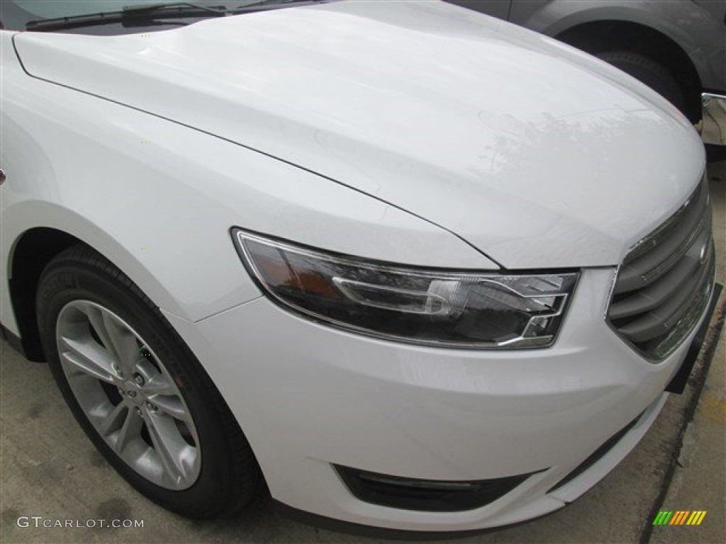 2015 Taurus SEL - Oxford White / Dune photo #8
