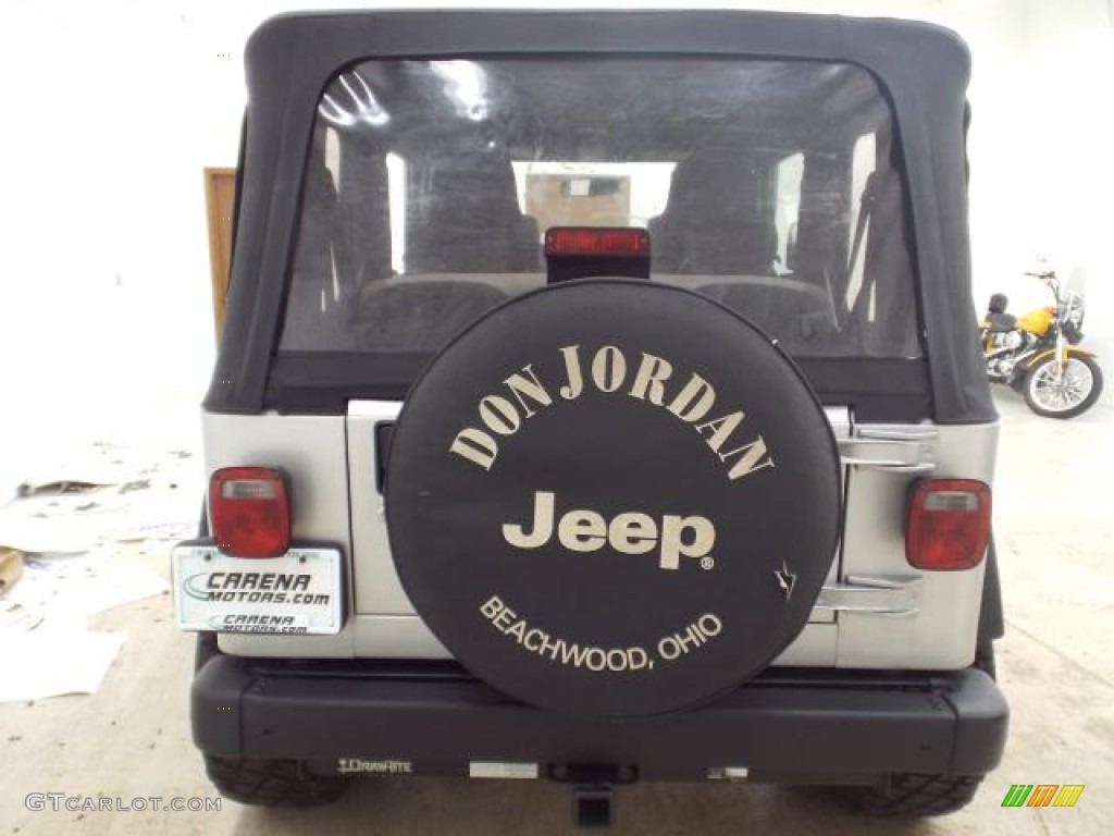 2004 Wrangler X 4x4 - Bright Silver Metallic / Dark Slate Gray photo #7