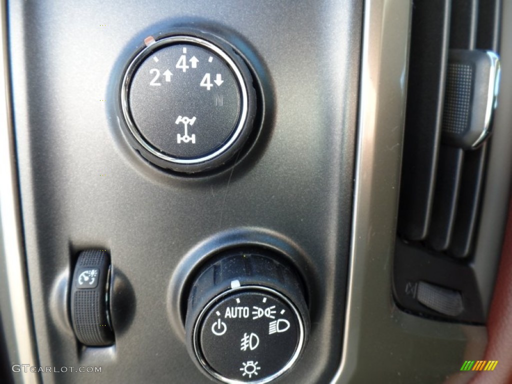 2015 Chevrolet Silverado 3500HD High Country Crew Cab Dual Rear Wheel 4x4 Controls Photo #99177564