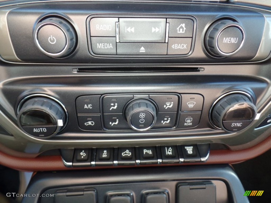 2015 Chevrolet Silverado 3500HD High Country Crew Cab Dual Rear Wheel 4x4 Controls Photo #99177856