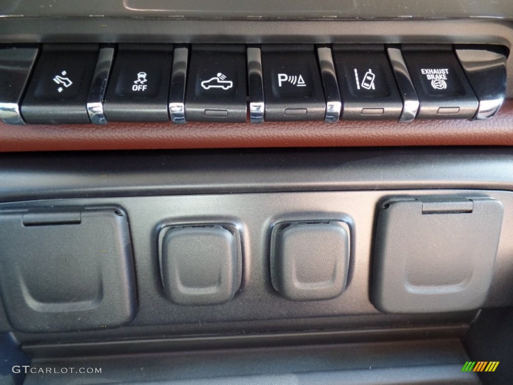 2015 Chevrolet Silverado 3500HD High Country Crew Cab Dual Rear Wheel 4x4 Controls Photo #99177931