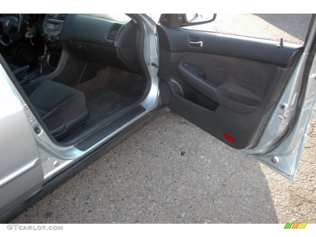 2006 Accord Value Package Sedan - Alabaster Silver Metallic / Gray photo #11