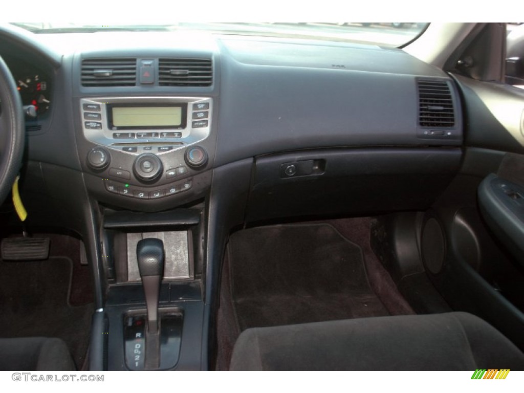 2006 Accord Value Package Sedan - Alabaster Silver Metallic / Gray photo #22