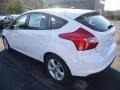 Oxford White - Focus SE Hatchback Photo No. 4