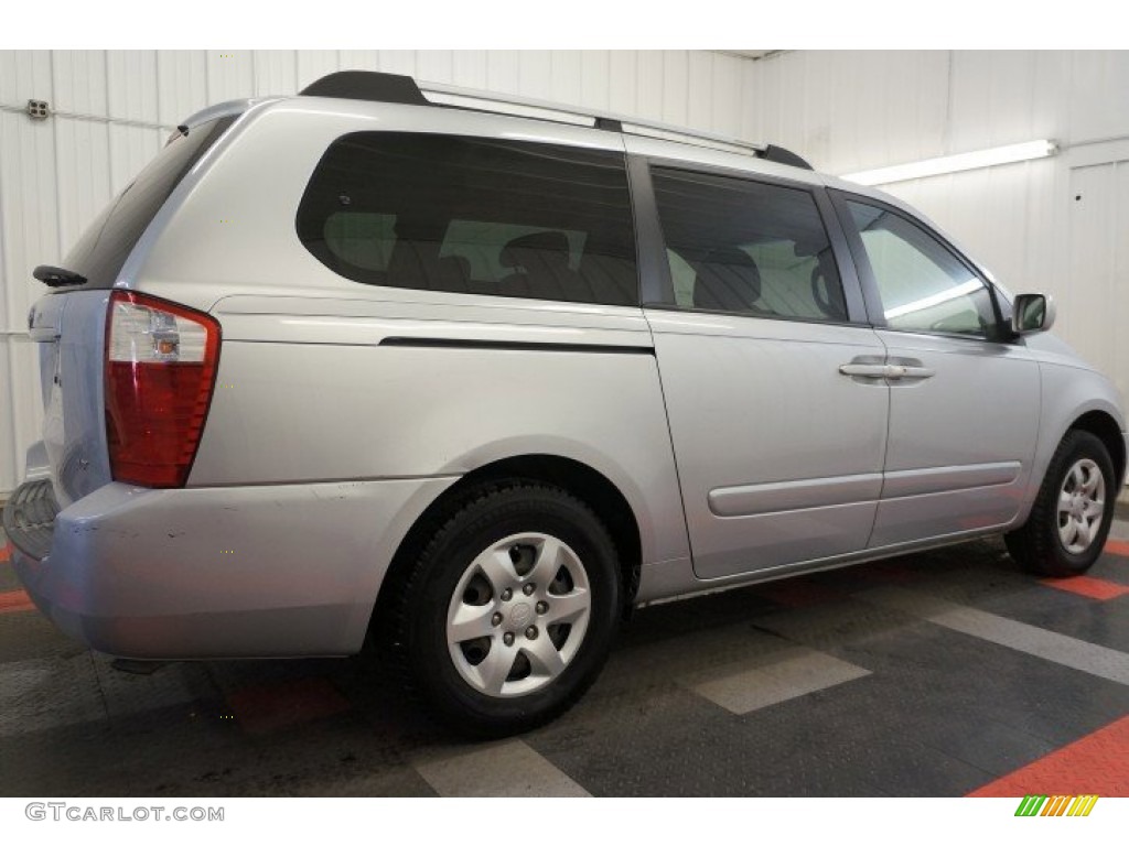2007 Sedona LX - Silver / Gray photo #7