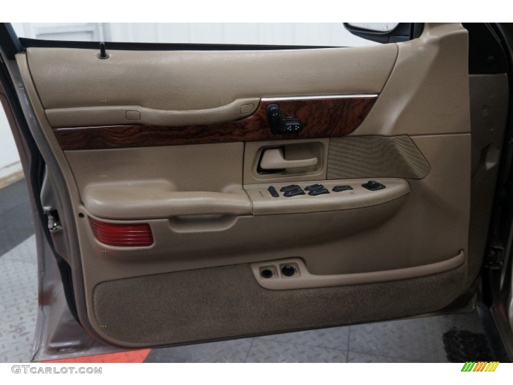 2002 Grand Marquis LS - Arizona Beige Metallic / Medium Parchment photo #12
