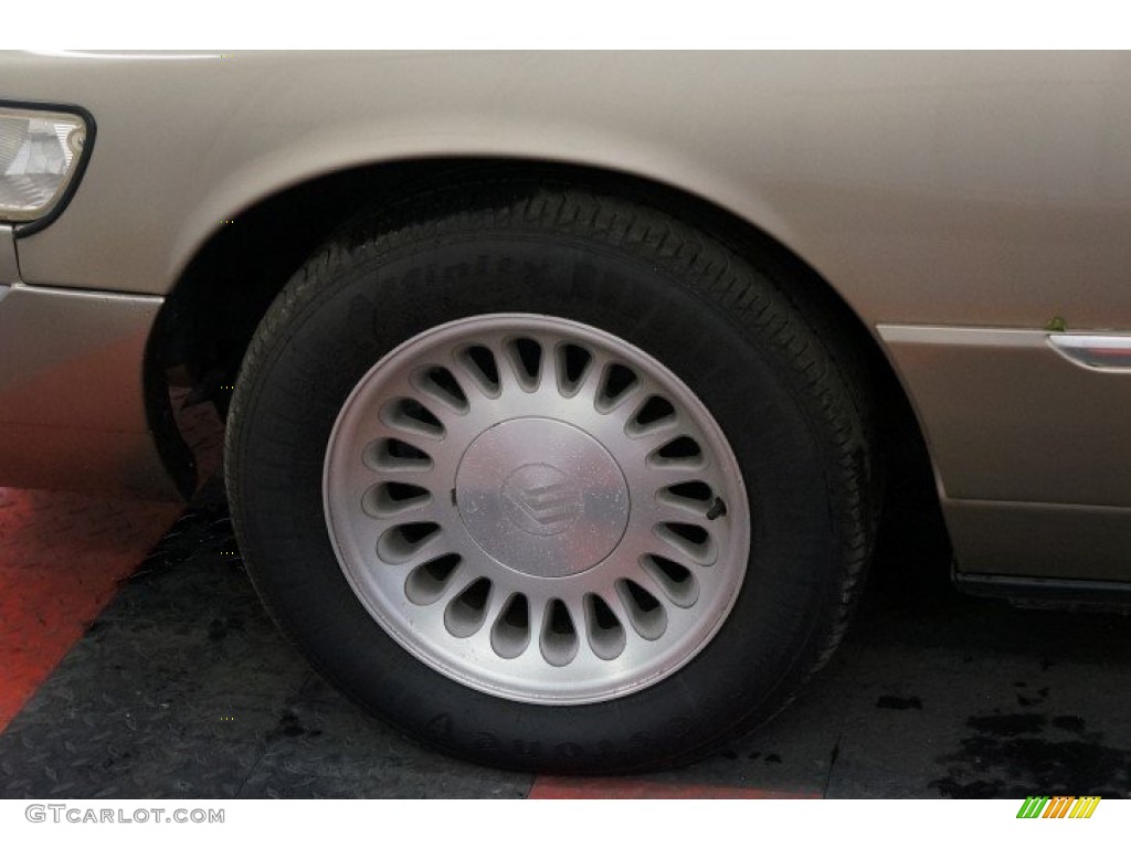 2002 Grand Marquis LS - Arizona Beige Metallic / Medium Parchment photo #61