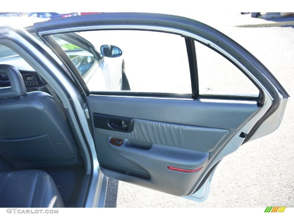 2003 Regal LS - Sterling Silver Metallic / Medium Gray photo #17