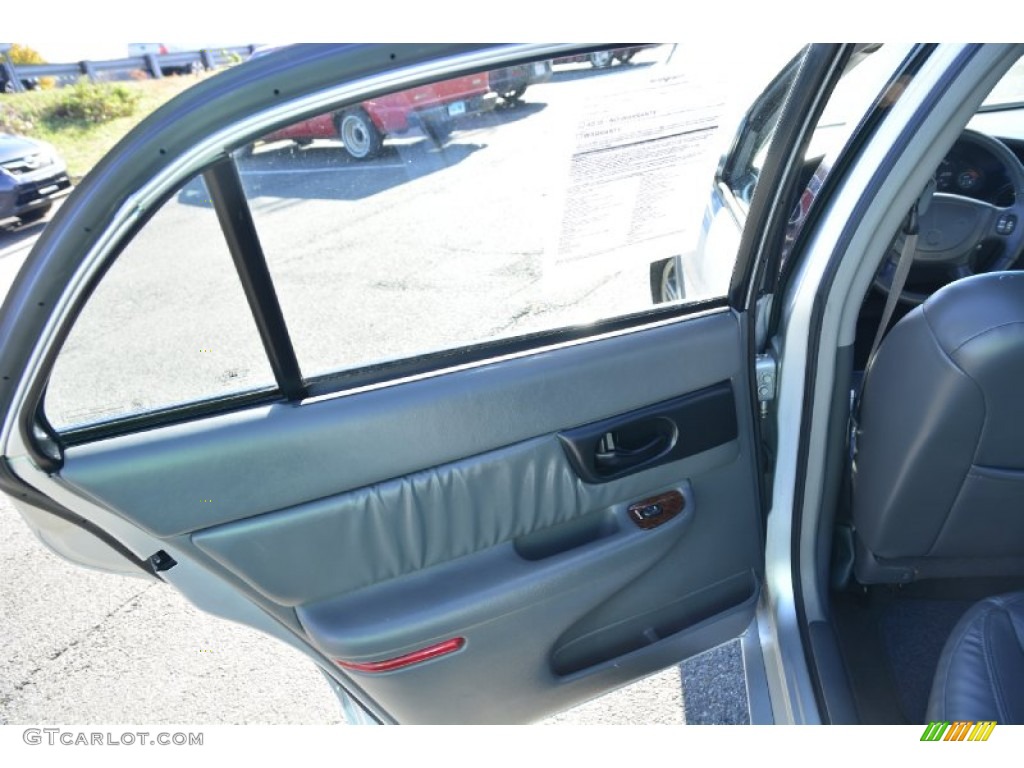 2003 Regal LS - Sterling Silver Metallic / Medium Gray photo #19