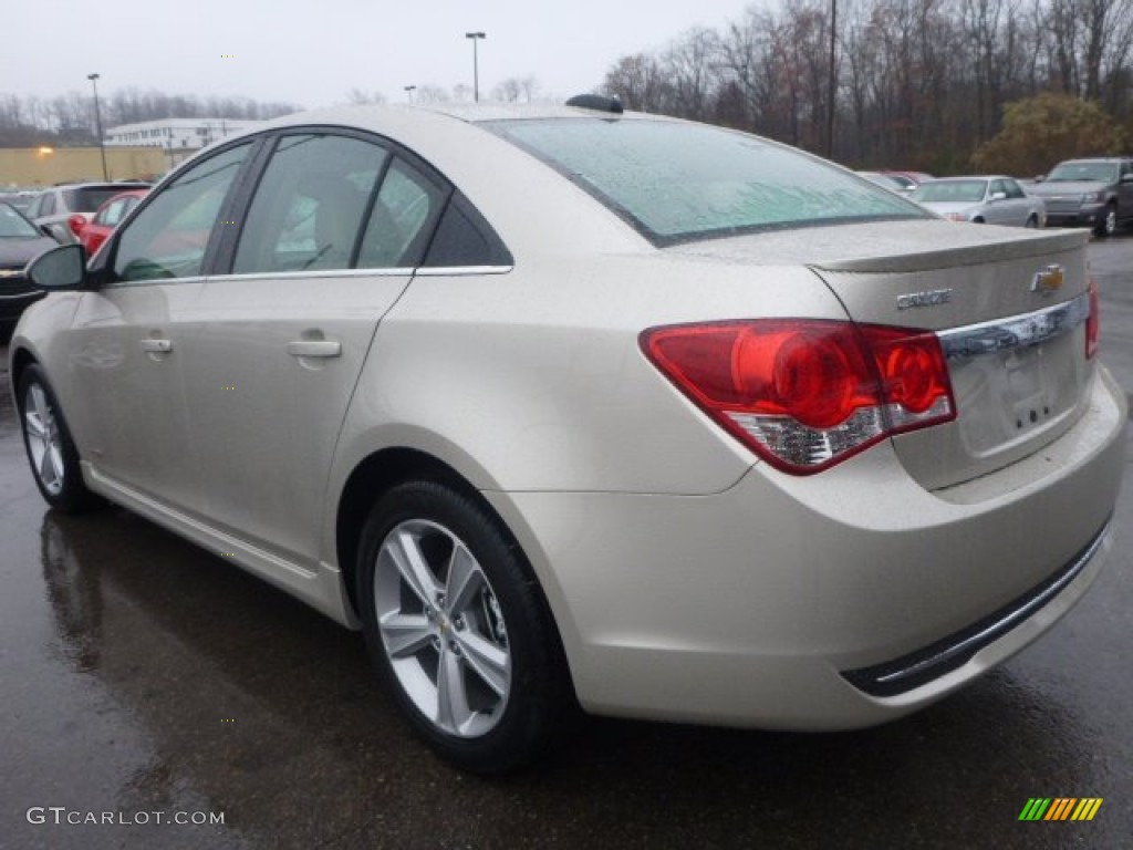 2015 Cruze LT - Champagne Silver Metallic / Cocoa/Light Neutral photo #3