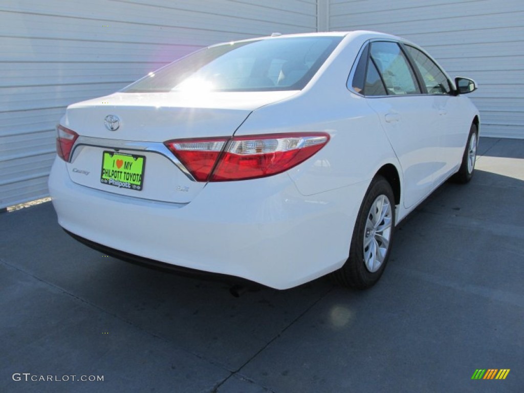 2015 Camry LE - Super White / Ash photo #4