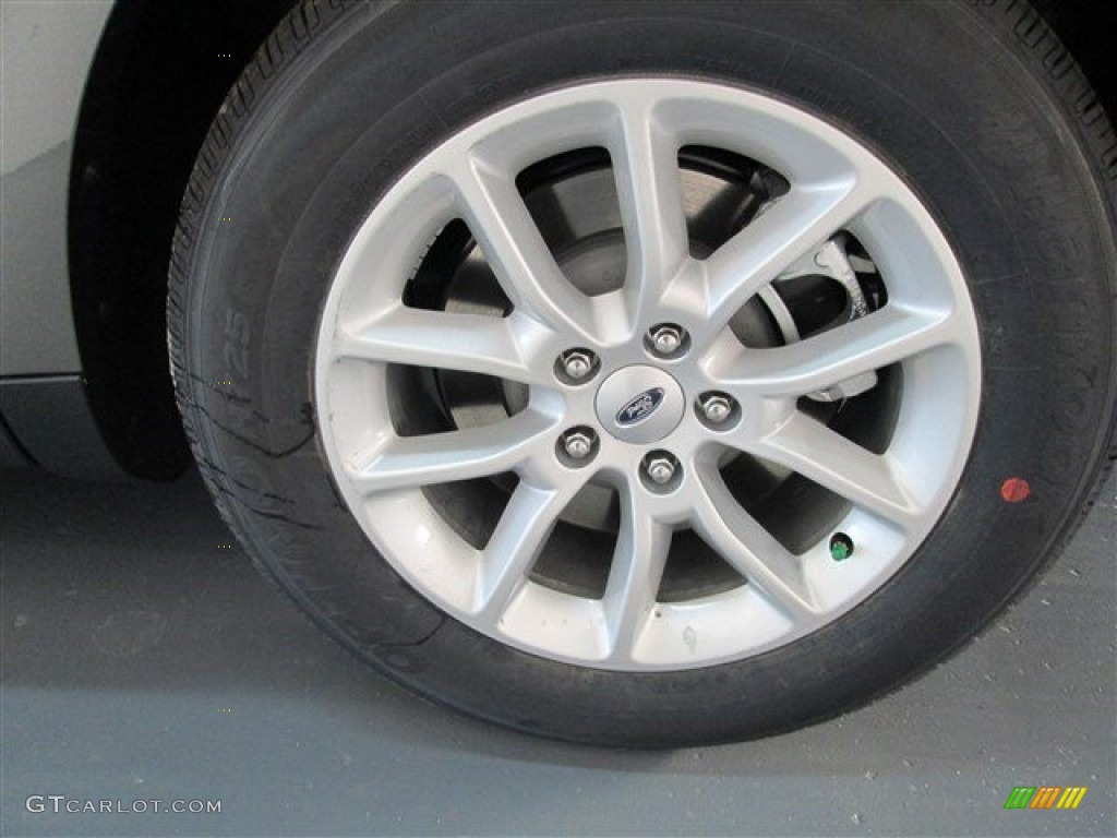 2015 Ford Taurus SE Wheel Photos