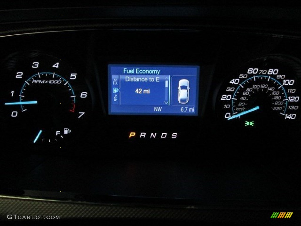 2015 Ford Taurus SE Gauges Photos
