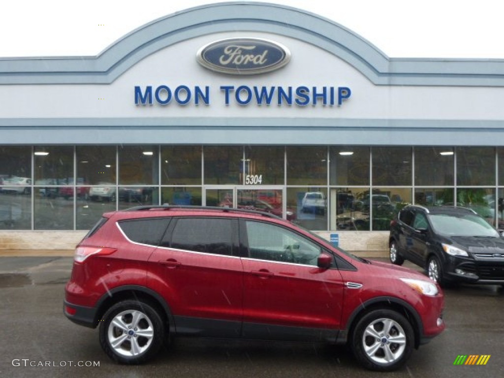 2013 Escape SE 1.6L EcoBoost 4WD - Ruby Red Metallic / Charcoal Black photo #1