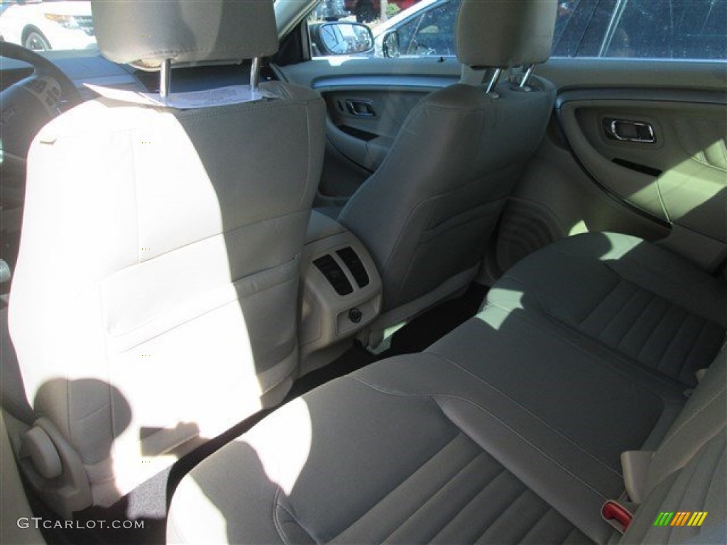 2015 Taurus SE - Deep Impact Blue Metallic / Dune photo #11