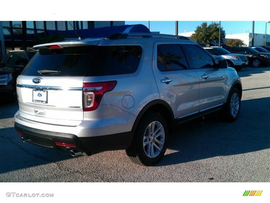 2015 Explorer XLT - Ingot Silver / Charcoal Black photo #2