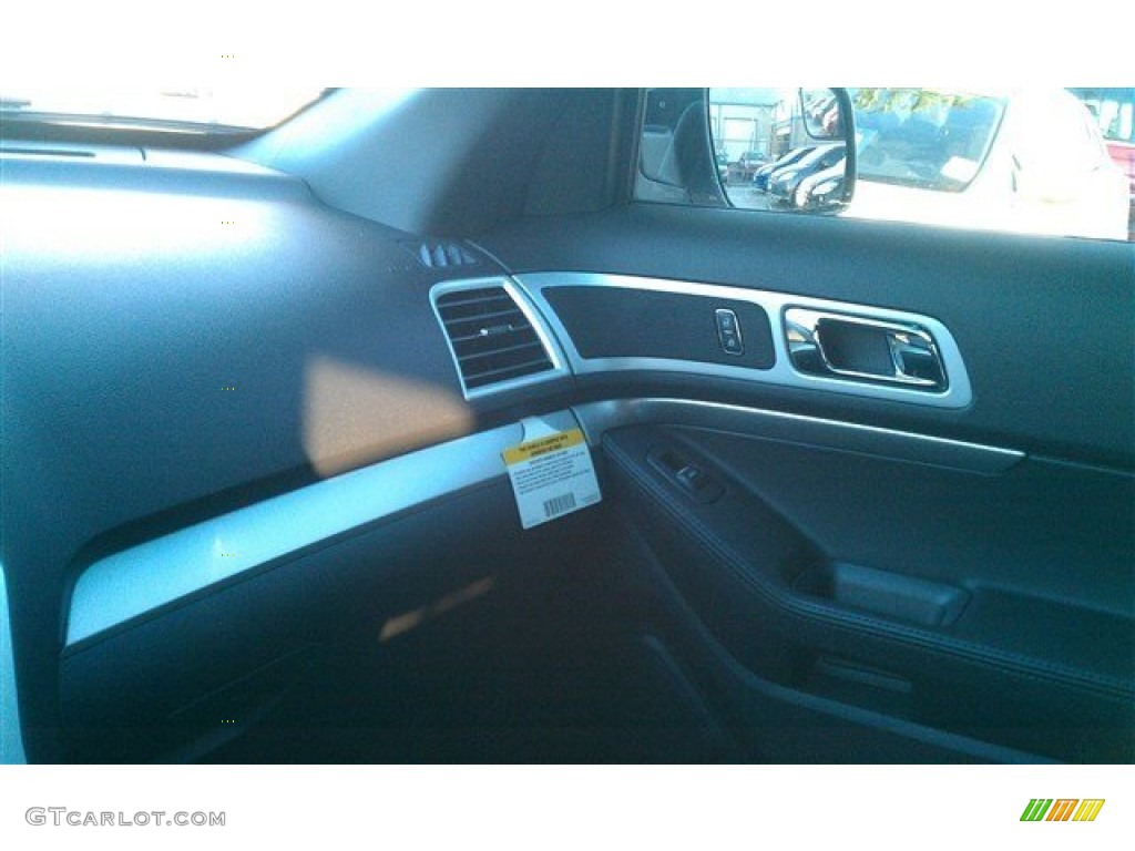 2015 Explorer XLT - Ingot Silver / Charcoal Black photo #18