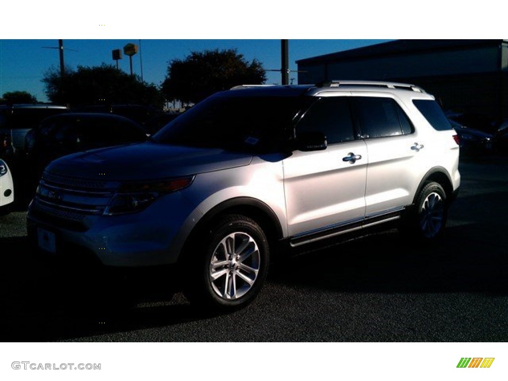 2015 Explorer XLT - Ingot Silver / Charcoal Black photo #20
