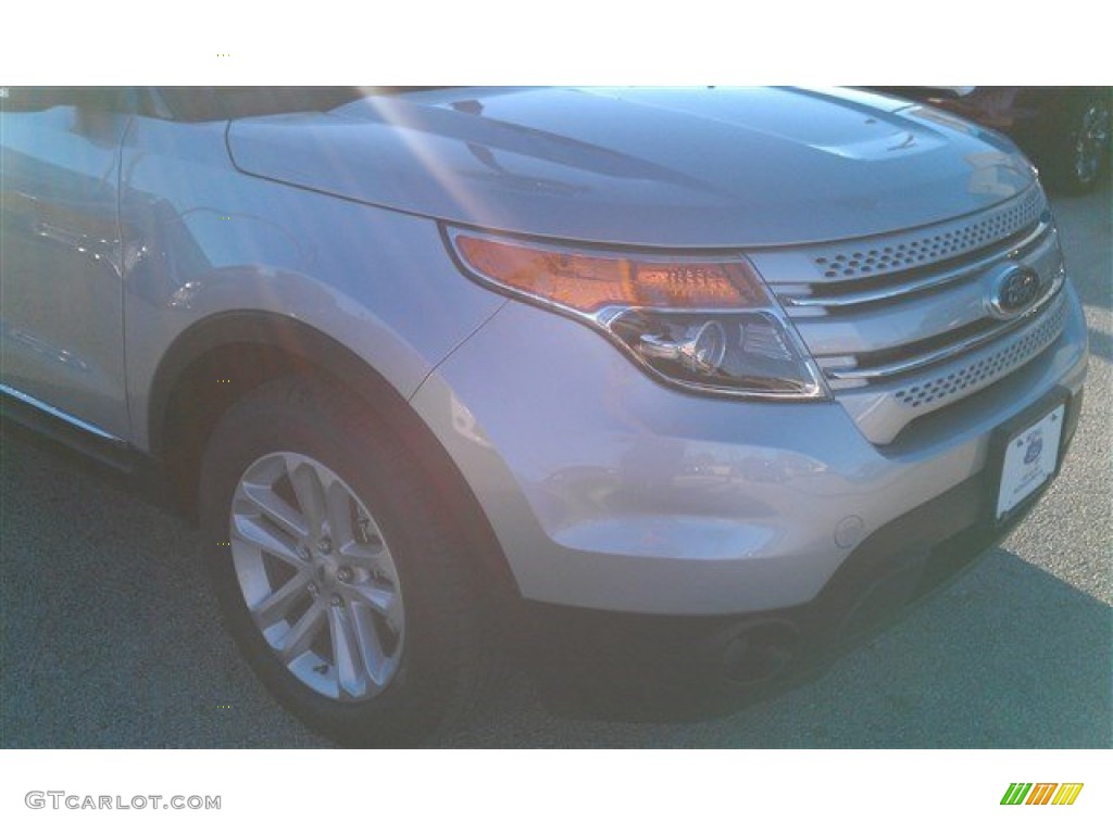 2015 Explorer XLT - Ingot Silver / Charcoal Black photo #24