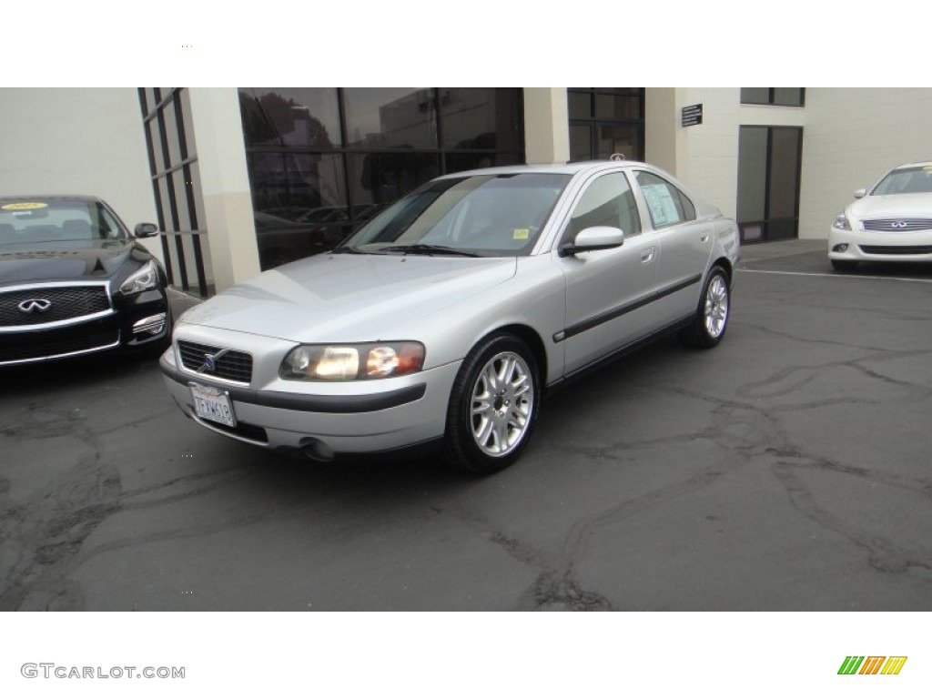 Silver Metallic Volvo S60