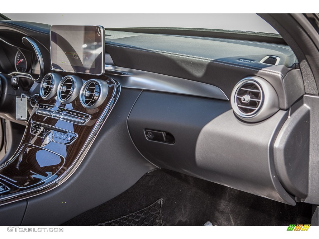 2015 Mercedes-Benz C 400 4Matic Dashboard Photos