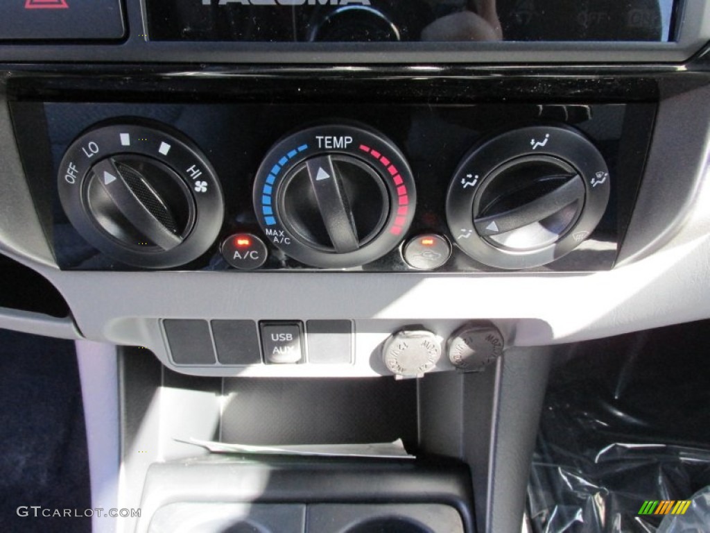 2015 Toyota Tacoma TSS PreRunner Double Cab Controls Photo #99235550