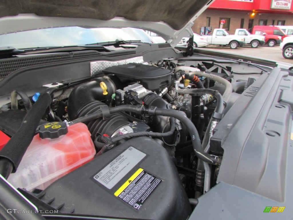 2015 Chevrolet Silverado 3500HD WT Crew Cab Dual Rear Wheel 4x4 6.6 Liter OHV 32-Valve Duramax Turbo-Diesel V8 Engine Photo #99235964