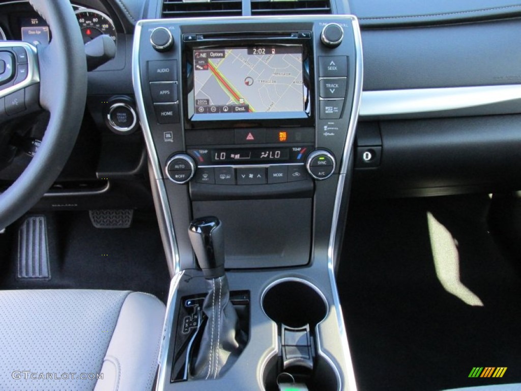 2015 Toyota Camry XSE V6 Controls Photo #99238358