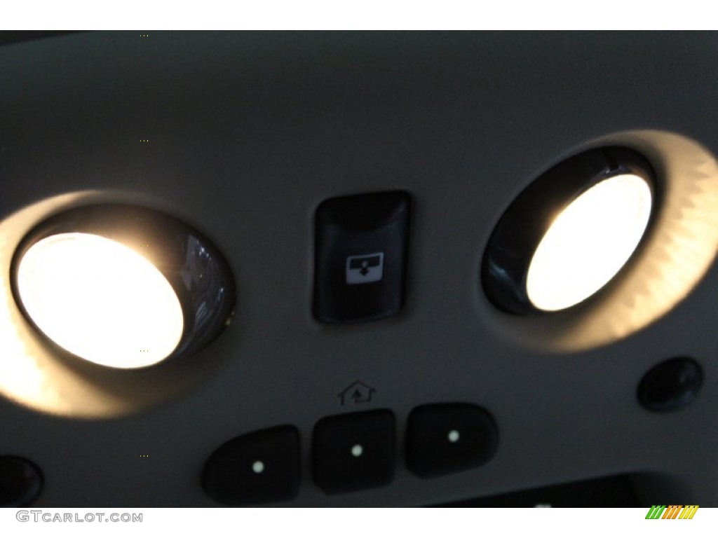 2004 Yukon Denali AWD - Silver Birch Metallic / Stone Gray photo #42
